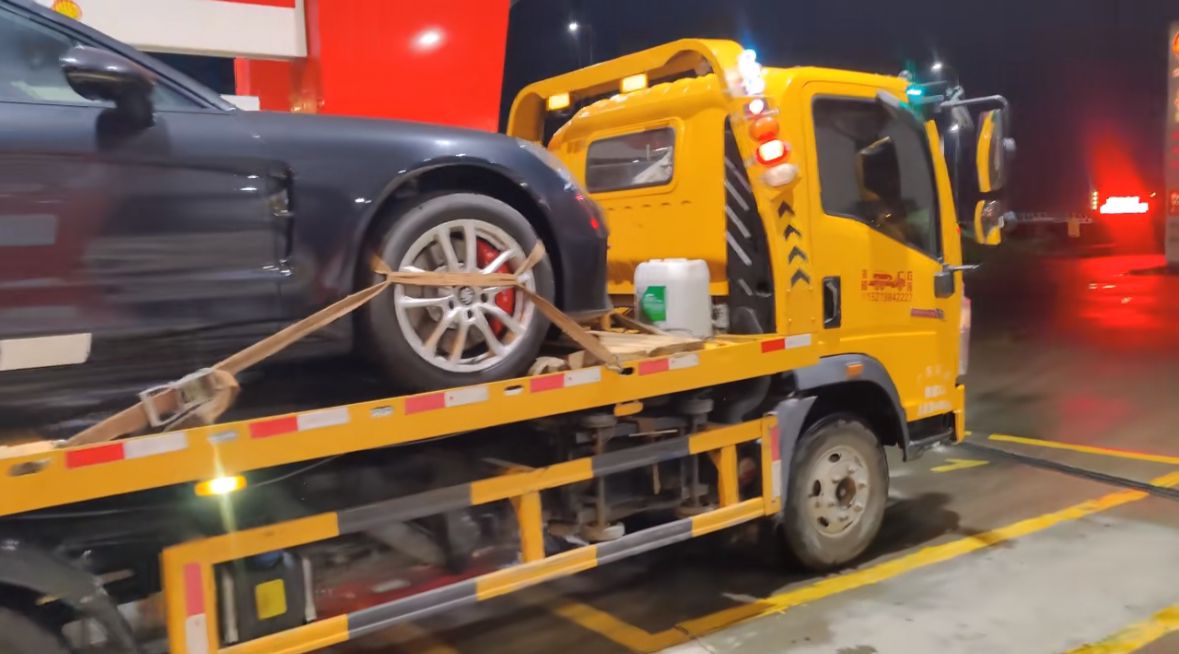 潮州行车途中遇到突发状况该如何呼叫道路救援？